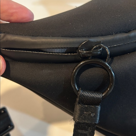 Thacker Salinas Sling Bag - Picture 11 of 15